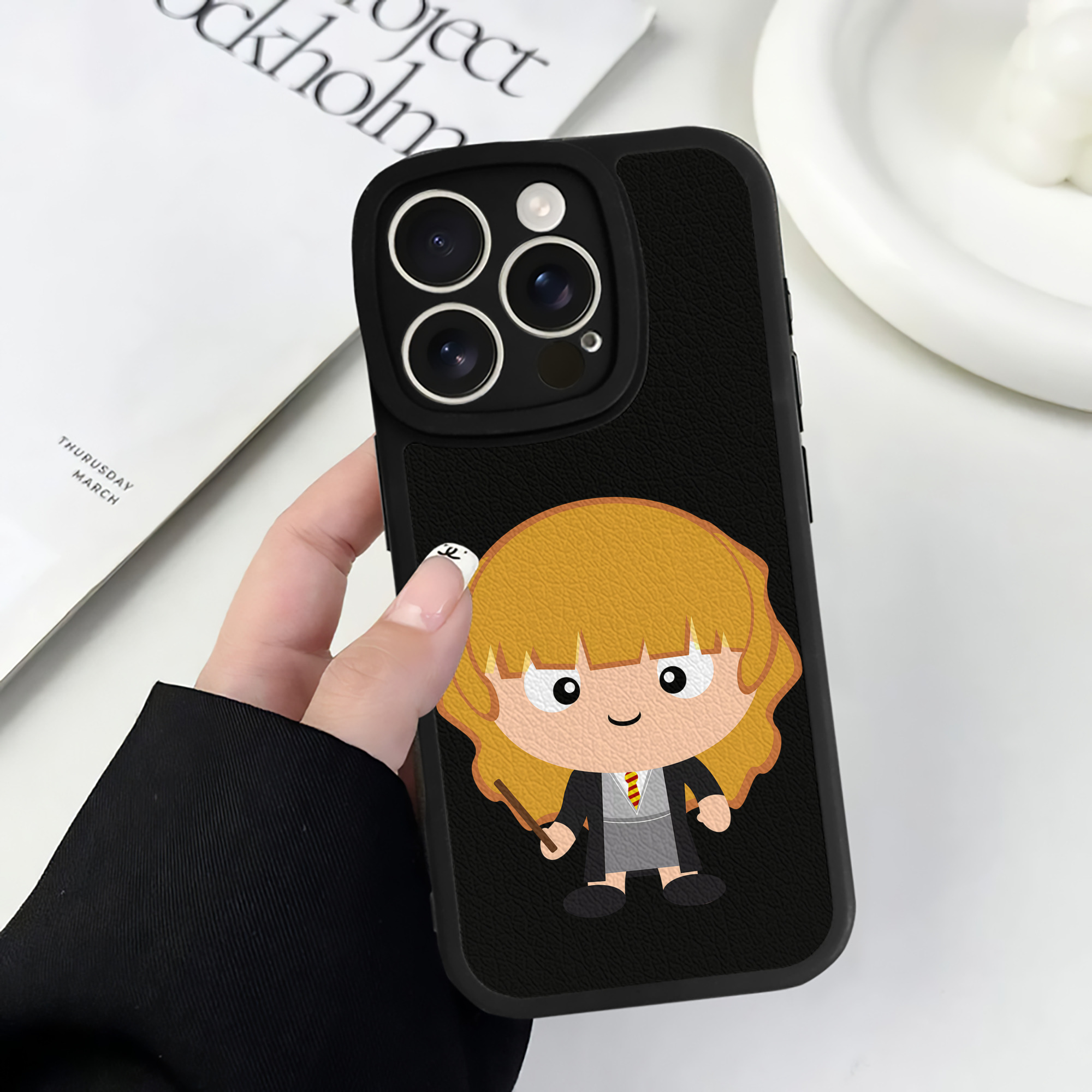 （画像用） Harry Potter ハリー・ポッターシリーズ 【iPhone 16シリーズ対応】シリコンスマホケース（レザー調） 材質：シリコン